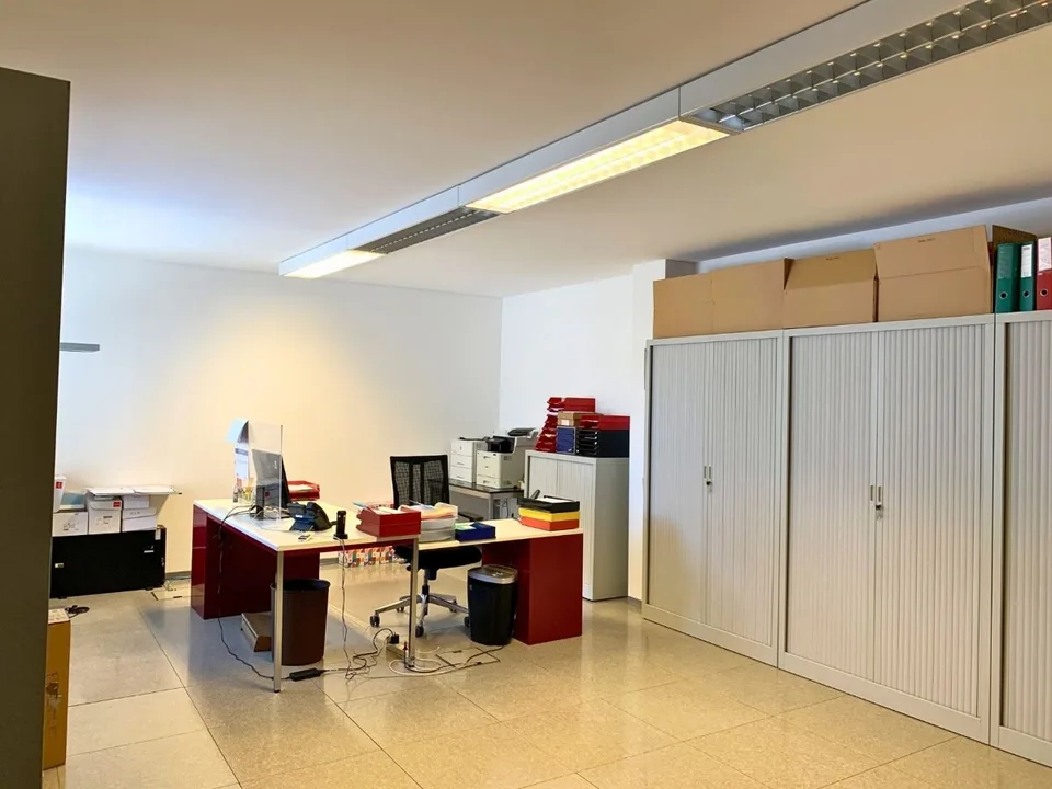 CHIASSO - BUREAU AU CENTRE-VILLE