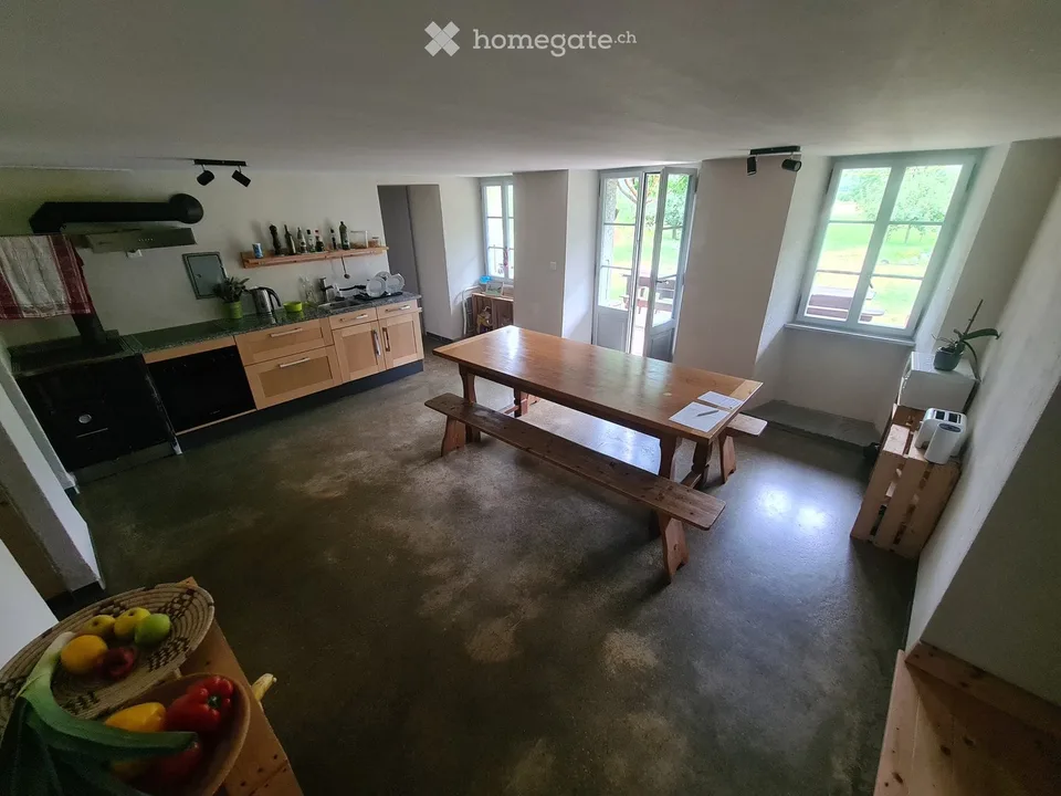 Room in Massongex shared accommodation