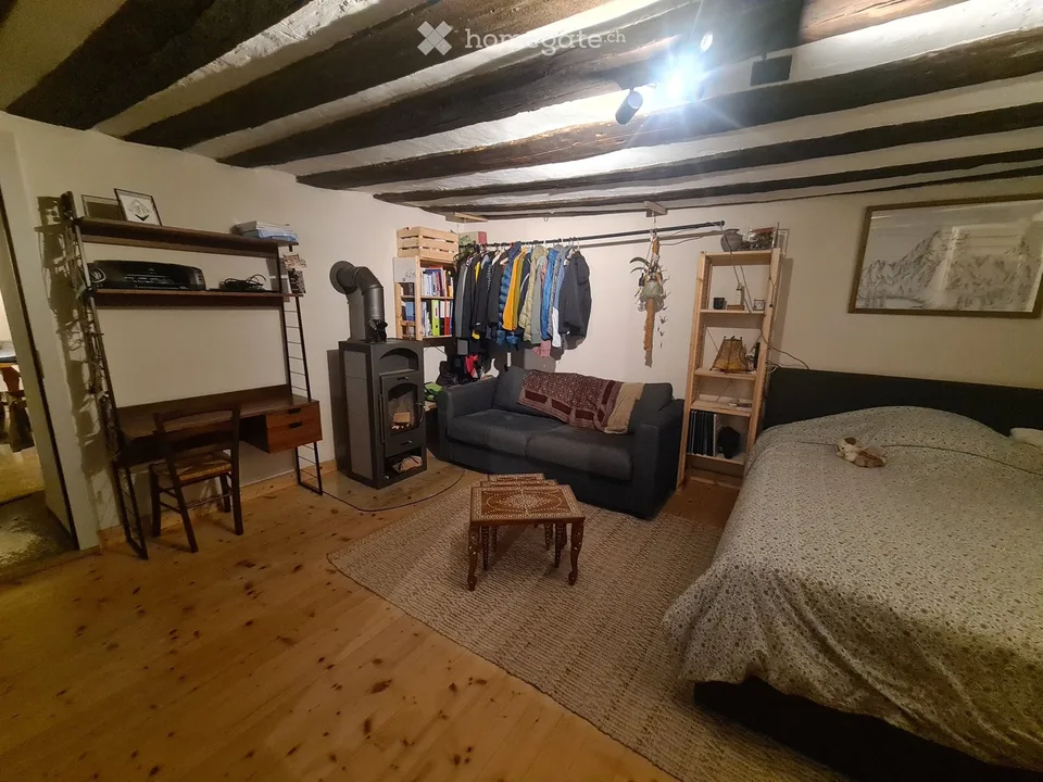 Room in Massongex shared accommodation