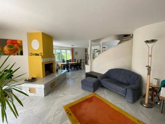 Top 9 1/2 Zimmer Einfamilienhaus im Grünen – Foto 11 von 21