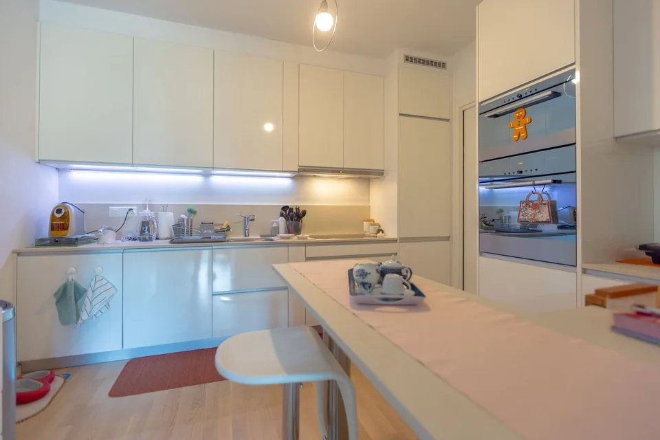 Großes und modernes 4.5-Zimmer-Wohnung mit hoher Ausstattung und Terrasse in Breganzona