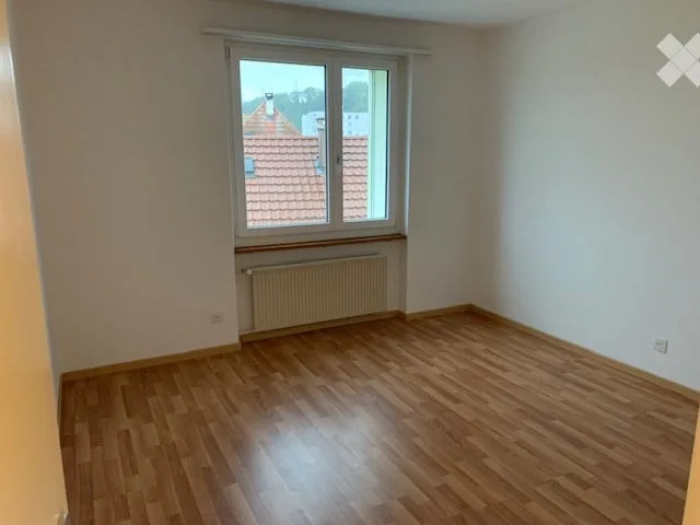 Appartamento di 3 locali luminoso con balcone a Niedergösgen