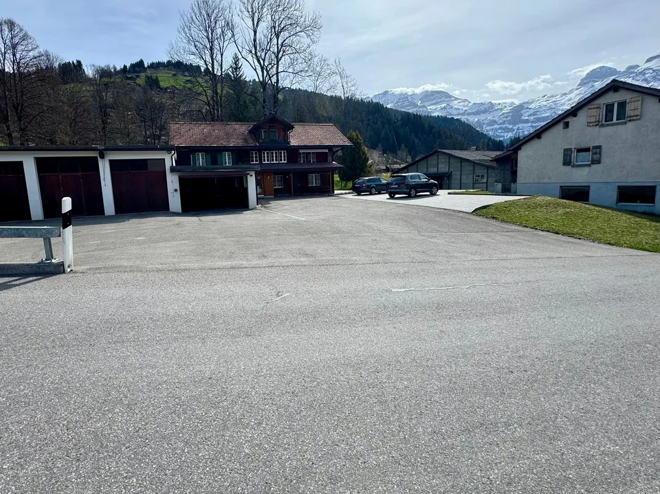 Immeuble d'appartements Gutenbrunnen avec réserve de terrain à bâtir