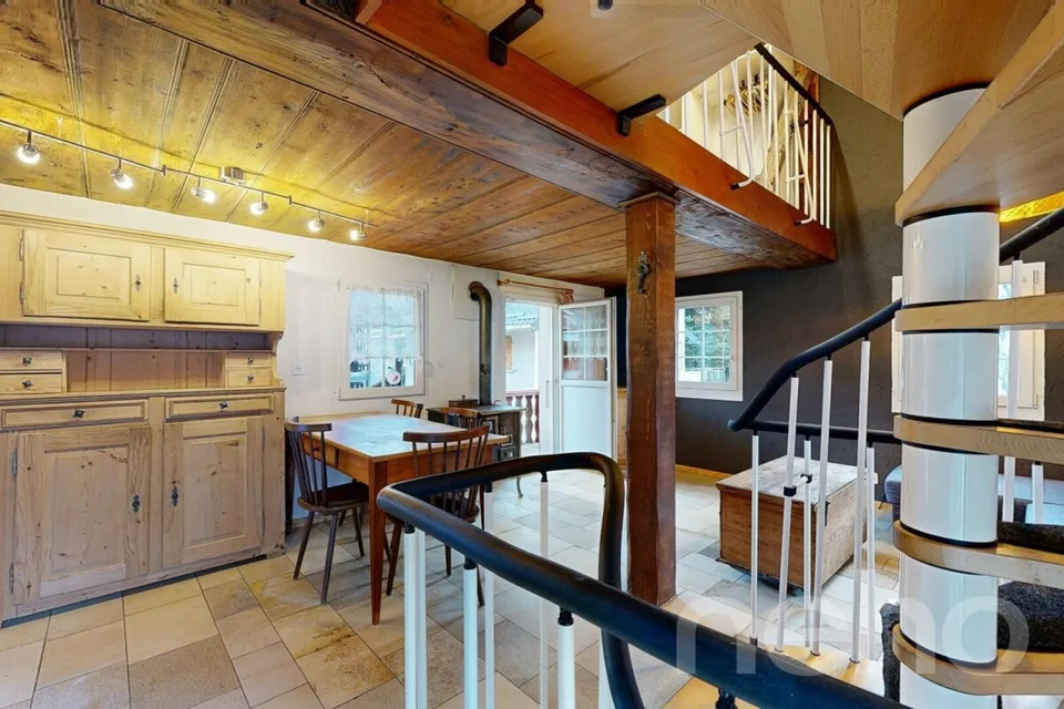 Exklusiv: Chalet auf drei Ebenen mit Garten – Foto 12 von 15