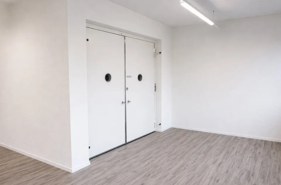 878 m² di spazio per uffici e attività commerciali a Cham, combinabili in modo flessibile