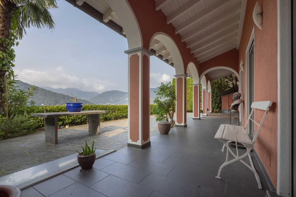 Wunderschöne 5.5-Zimmer-Villa mit Seeblick in Collina d'Oro