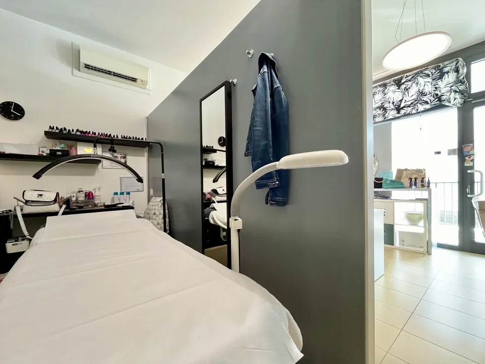 MODERNO SPAZIO COMMERCIALE A MASSAGNO - PIAZZA SANTA LUCIA