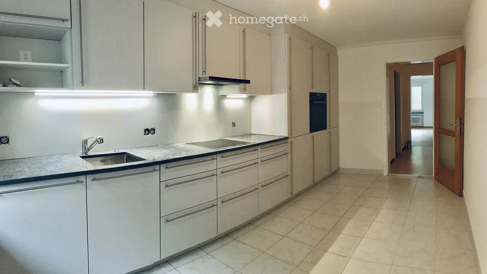 Wohnung mit Sonnenbalkon und Sicht (ideal auch für WG)