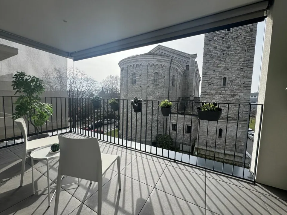 Splendido 2.5 locali, ammobiliato e disponibile anche come residenz...
