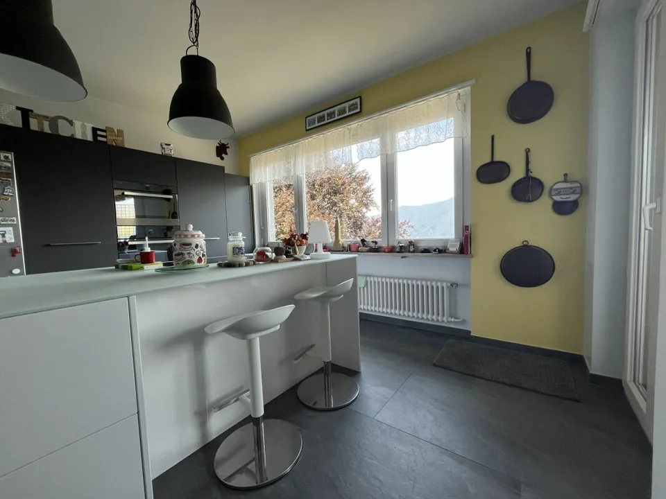 Villa with Pool in Panoramic Location