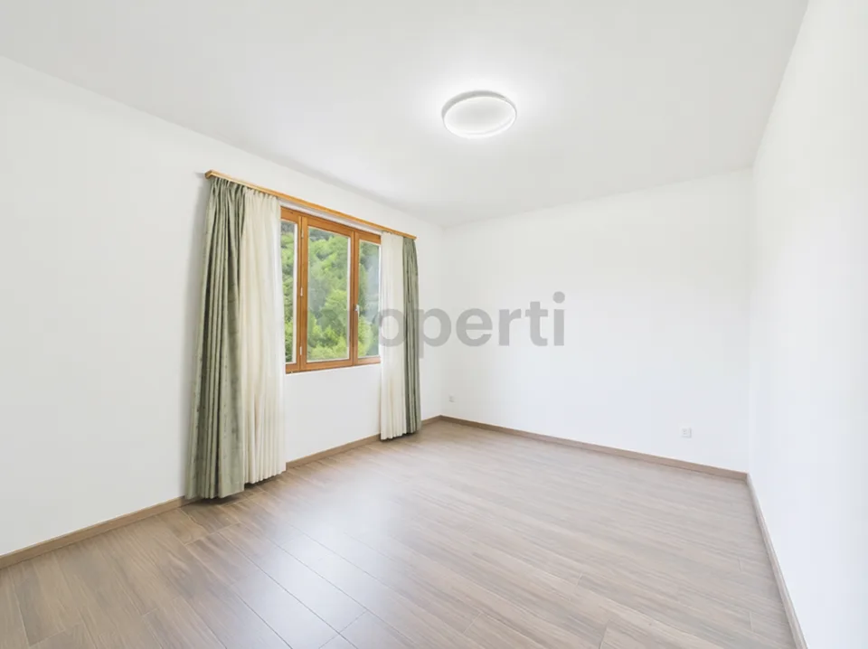 Einfamilien-/Zweifamilienhaus mit Blick auf den Piumogna-Wasserfall – Foto 6 von 31