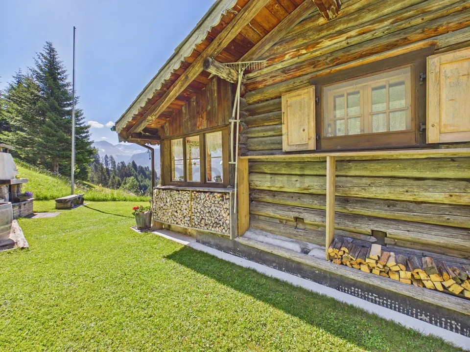 Charming Maiensäss with a wonderful mountain view and spacious plot – photo 8 of 14