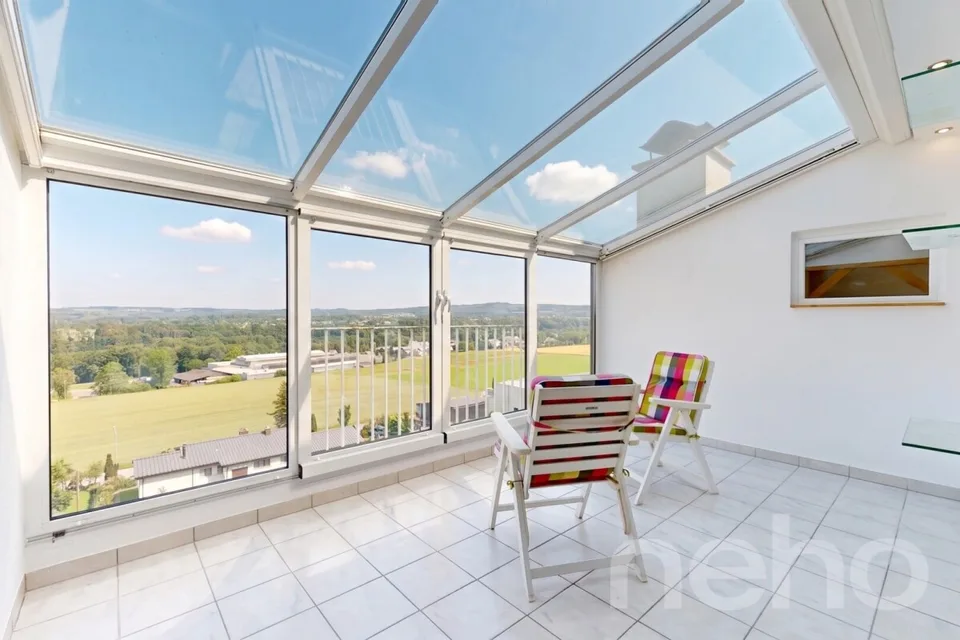 Maison jumelée ensoleillée avec jardin d'hiver et vue panoramique – photo 14 sur 19