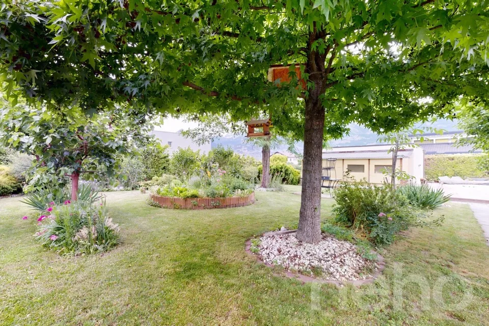 Individual villa with 5.5 rooms and a buildable plot of 1'200 m² – photo 19 of 21