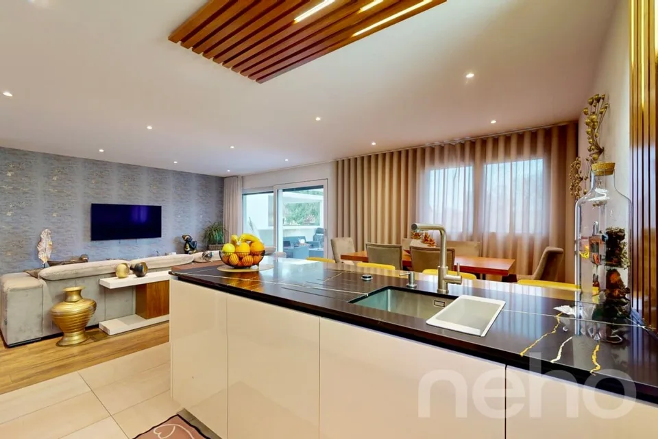 Pretty modern detached villa with garden – photo 15 of 19