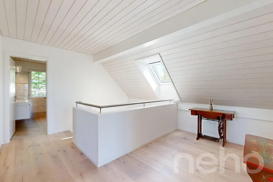 Freistehendes Einfamilienhaus mit unverbaubarer Aussicht – Foto 16 von 19