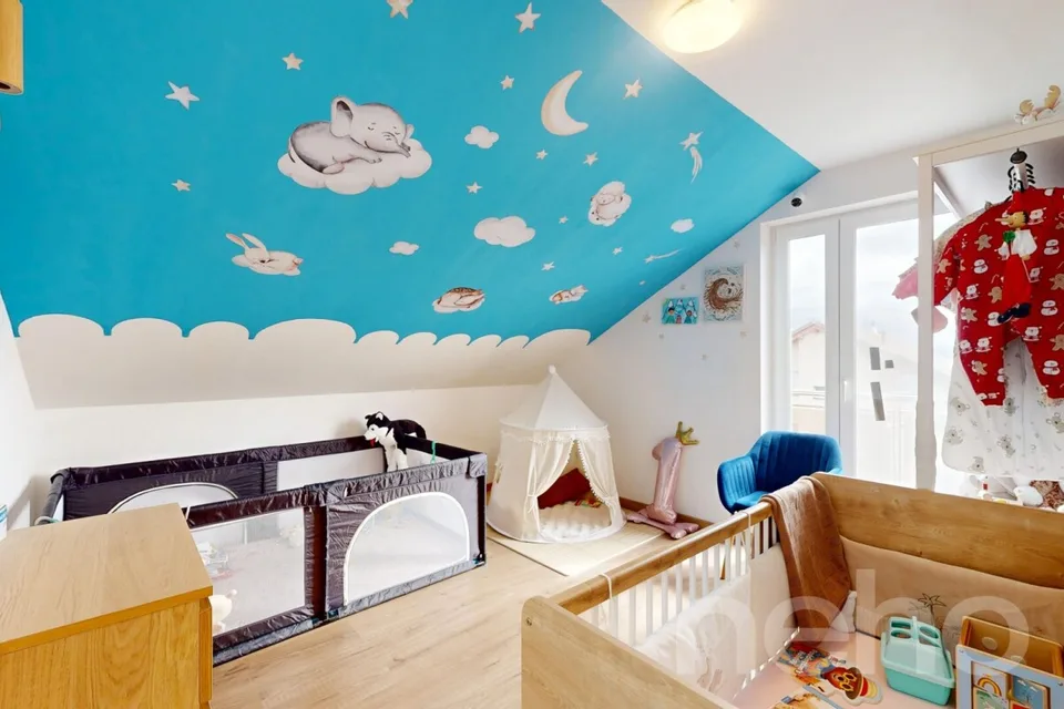 Attique contemporain traversant avec grand balcon et vue dégagée – photo 15 sur 19