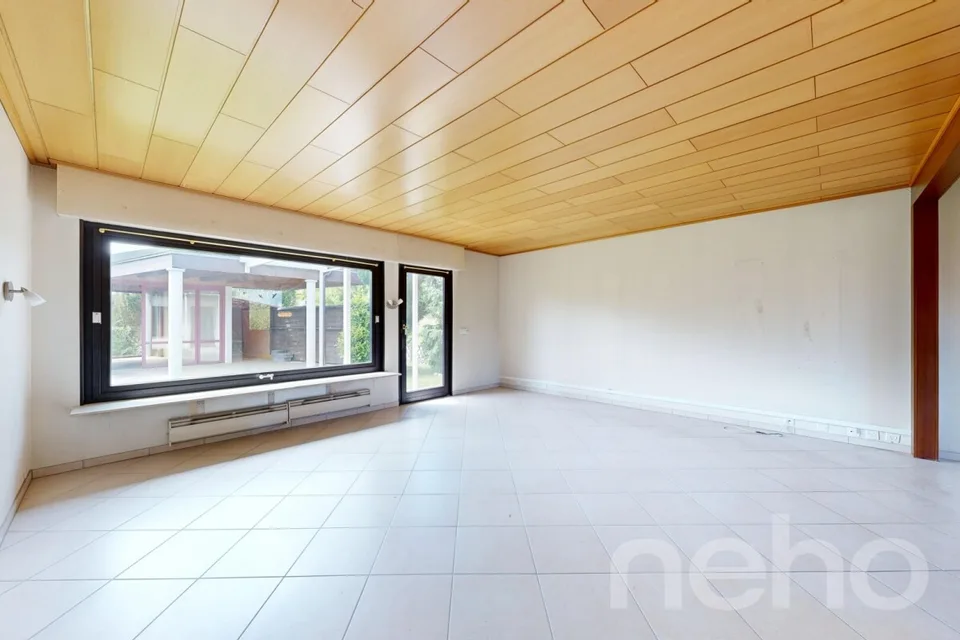 Attractive 6-room house in a quiet, elevated location