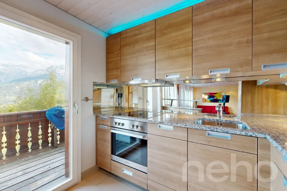 Charming Chalet with Mountain View and Development Potential in Laax – photo 13 of 19