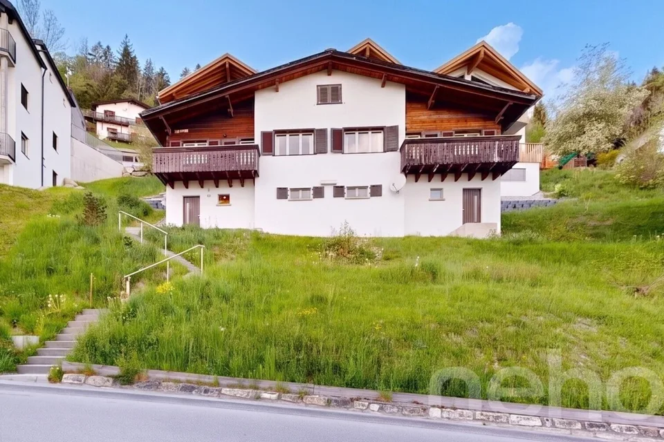 Charming Chalet with Mountain View and Development Potential in Laax – photo 12 of 19