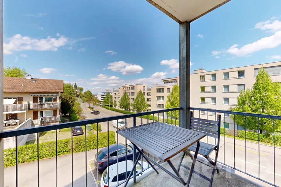 Renovated apartment with balcony and proximity to the lake – photo 16 of 21