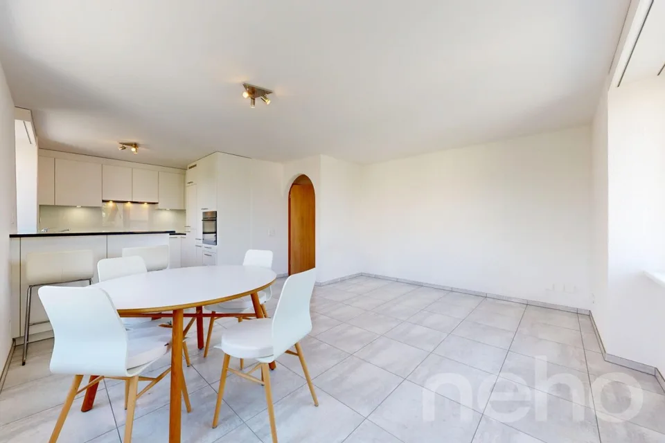 Renovated apartment with balcony and proximity to the lake – photo 13 of 21