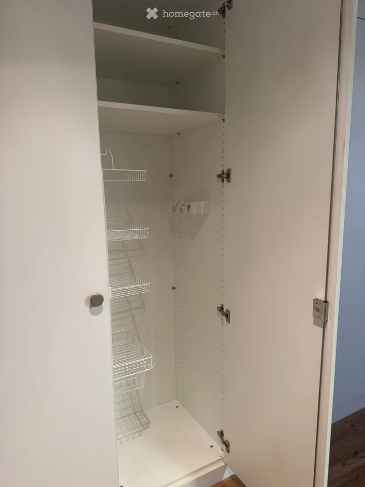 Bel appartement de 3,5 pièces, lumineux, au 1er étage avec vue sur les montagnes cherche un nouveau propriétaire – photo 25 sur 31