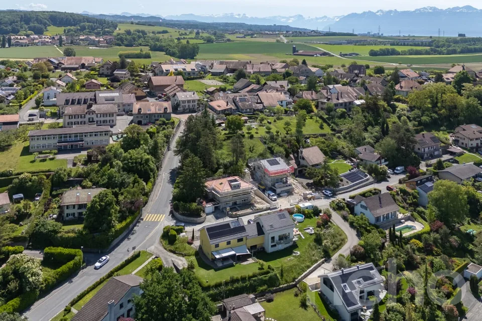 Casa individuale nuova con vista sulle Alpi e alloggio indipendente