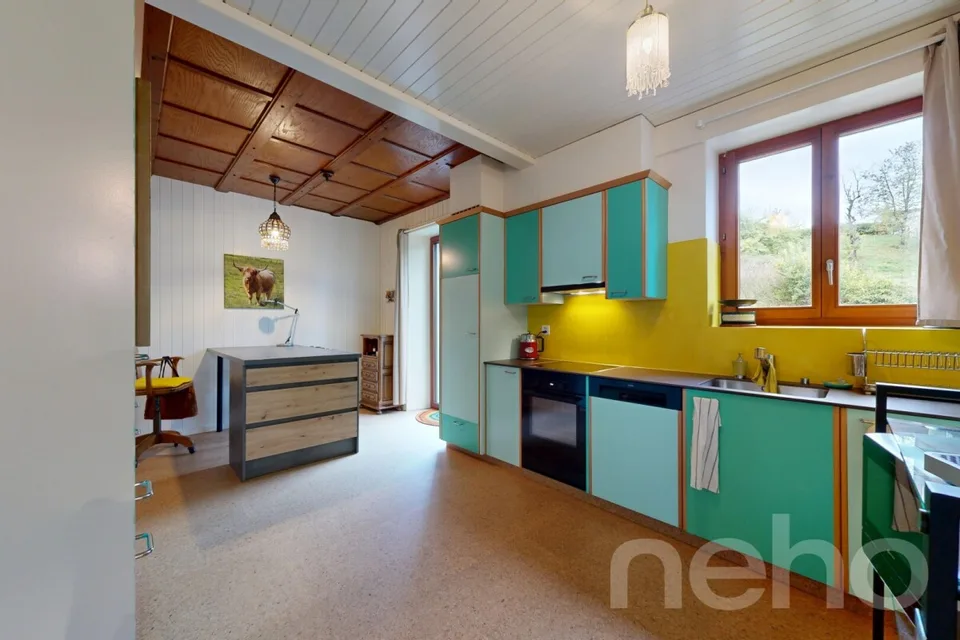 Atypical Family House Renovated with Garden and Independent Garage – photo 12 of 15