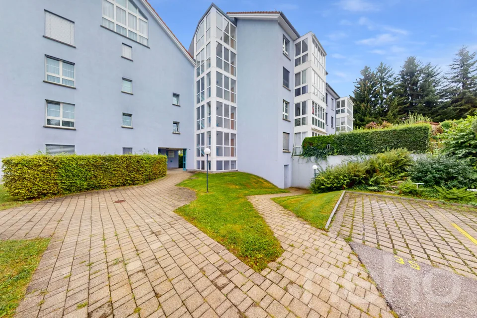 Charming 3.5-room apartment with winter garden & fireplace in Wittenbach – photo 12 of 19