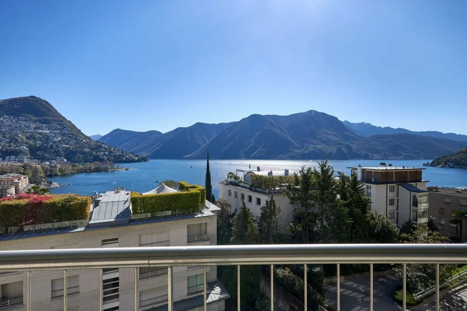 Luxury and lake view in the heart of Lugano