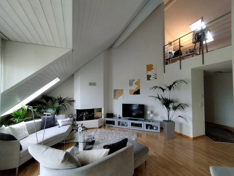 2½ ROOM ATTIC APARTMENT IN AU (ZH), FURNISHED, TEMPORARY