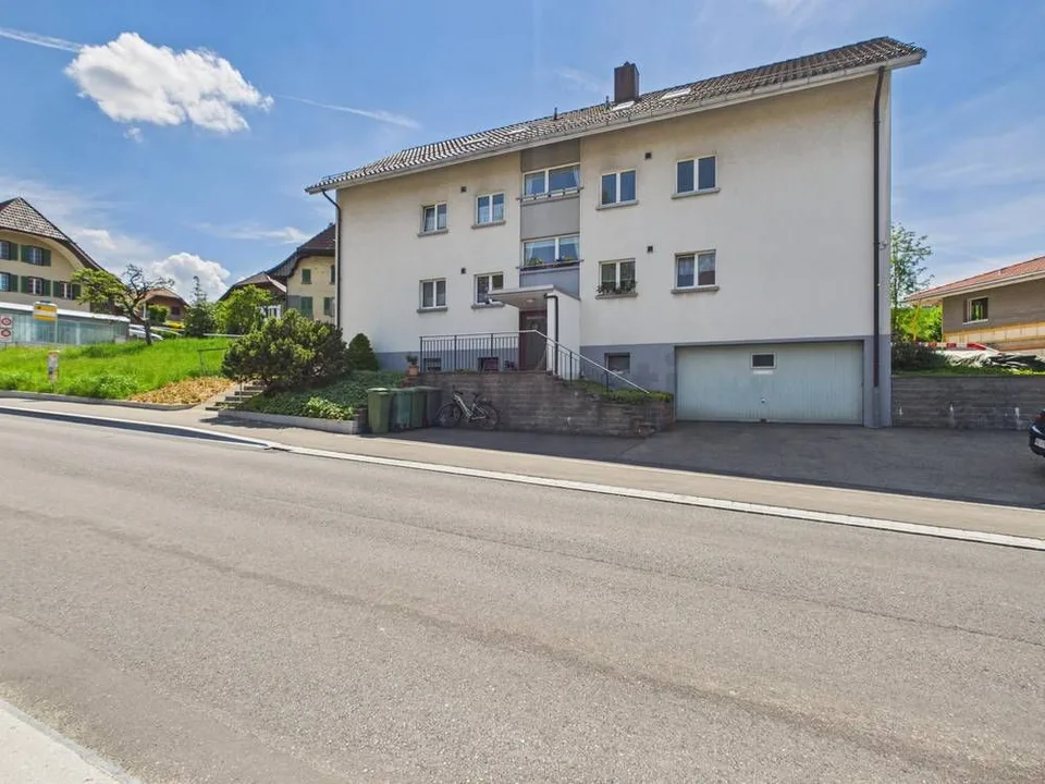 Charmante 3.5 Zimmer Wohnung mit sonnigen Wintergarten