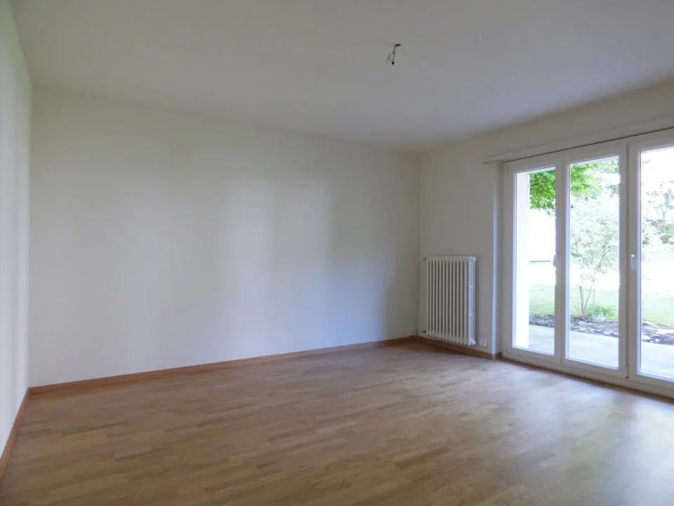 2-bedroom apartment with garden and seating area in Zürich-Wollishofen