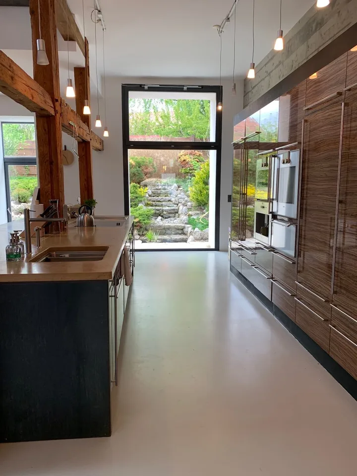 Elegante villa con comfort moderno, completamente arredata a Gimel, disponibile da agosto 2026