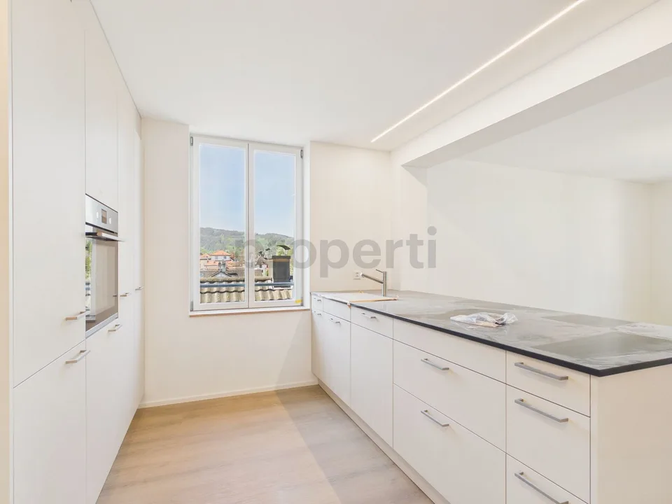 Maisonette moderna di 4,5 stanze con balcone, Rheineck