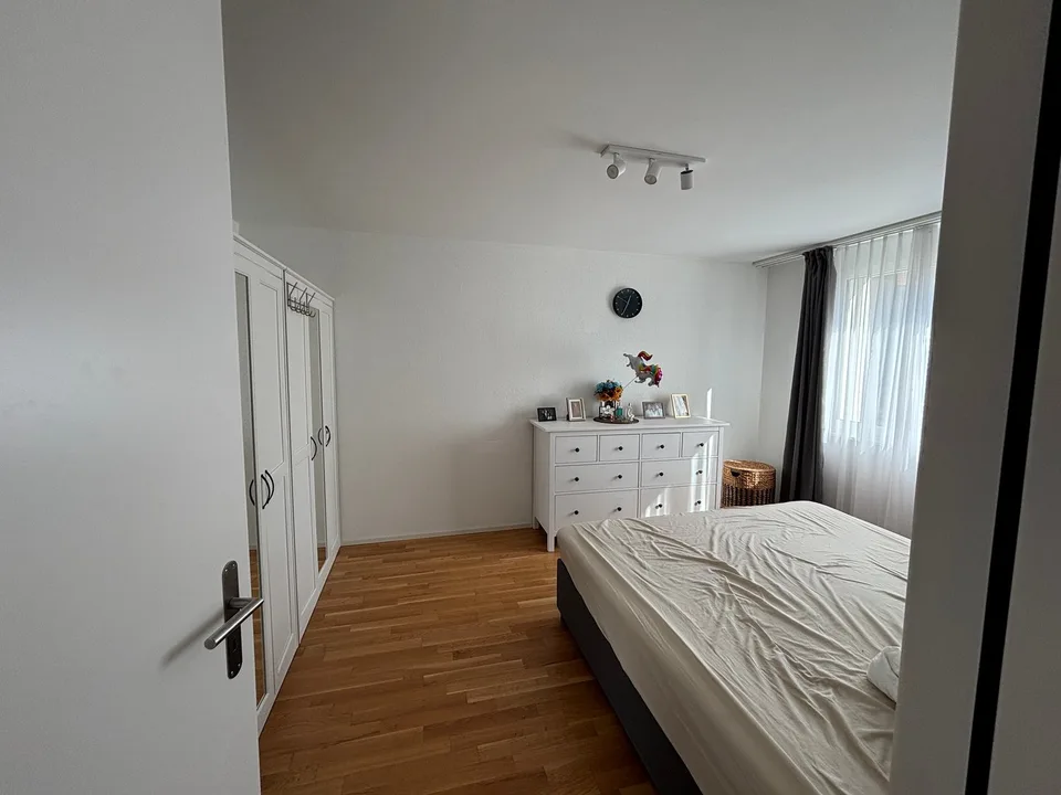 4½ ZI-WOHNUNG IN BOLL (BE), MÖBLIERT, TEMPORÄR