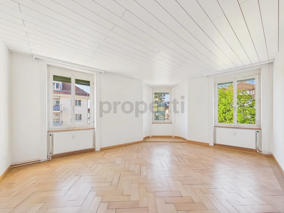 Zentral gelegene 4.5-Zimmer-Etagenwohnung mit 200 m2 grosser Terasse + 18 m2 Wintergarten in St. Gallen