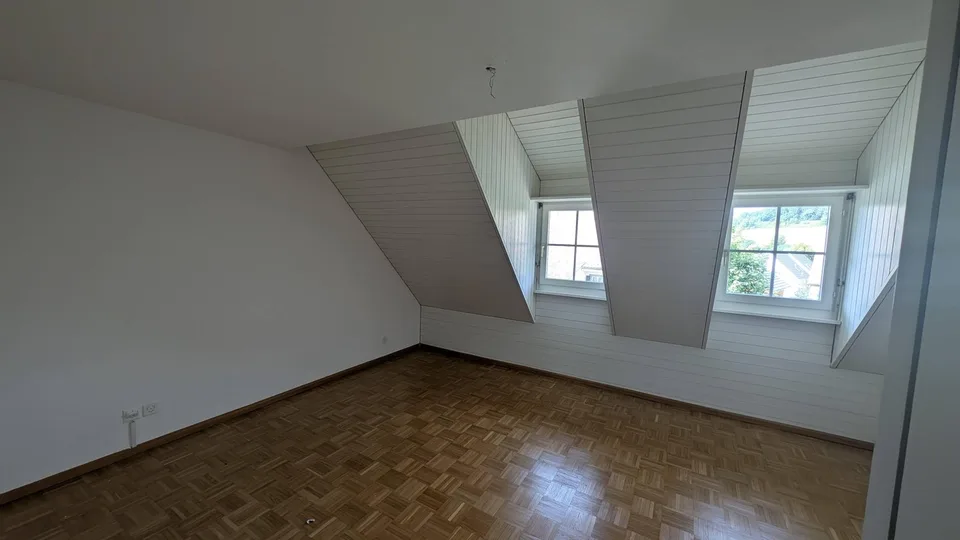 5.5-Zimmer-Maisonettewohnung mit Loggia im Herzen von Giebenach – Foto 8 von 15