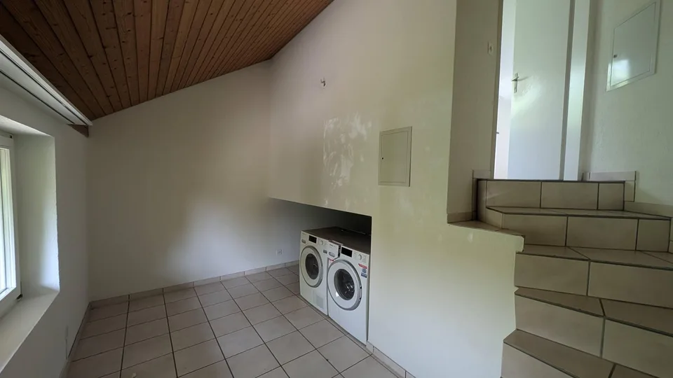 5.5-Zimmer-Maisonettewohnung mit Loggia im Herzen von Giebenach – Foto 10 von 15