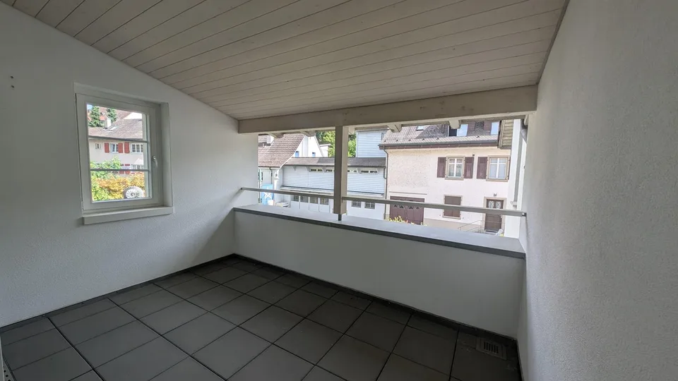 5.5-Zimmer-Maisonettewohnung mit Loggia im Herzen von Giebenach – Foto 4 von 15