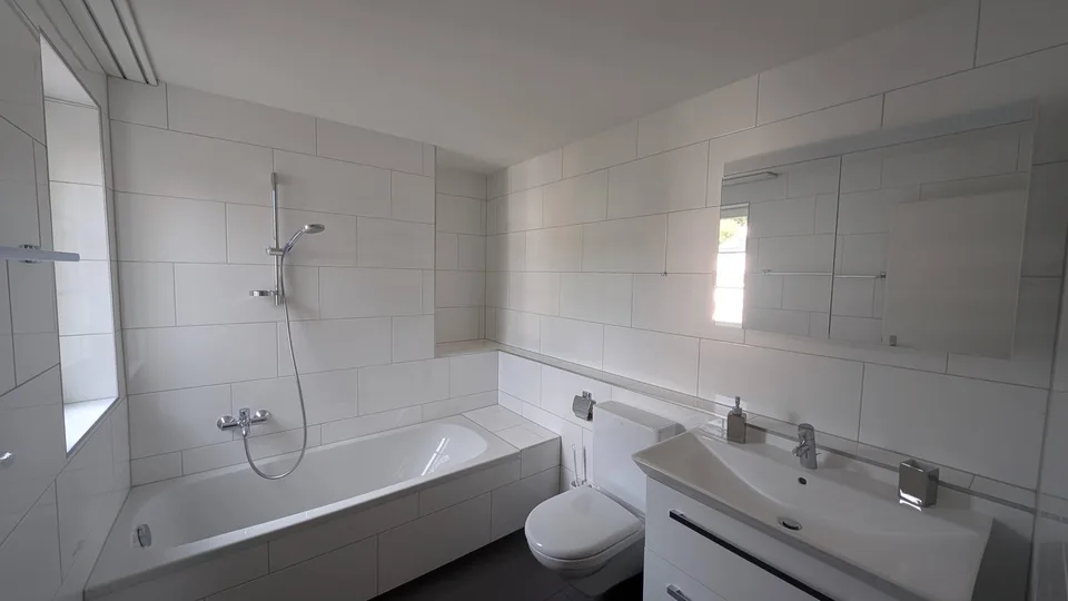 5.5-Zimmer-Maisonettewohnung mit Loggia im Herzen von Giebenach – Foto 5 von 15