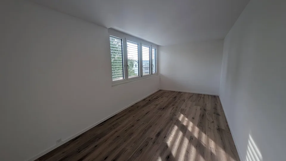 Exklusive 3 1/2-Zimmer-Wohnung mit Loggia