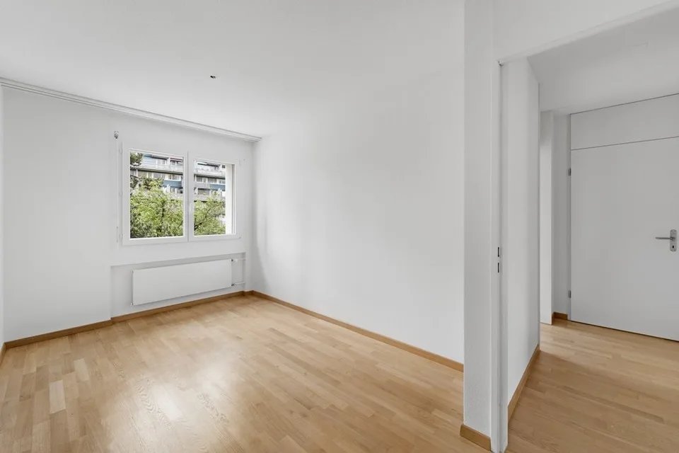 mit Lift, offener Küche, Geschirrspüler, Waschmaschine und Balkon