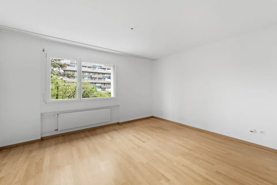 mit Lift, offener Küche, Geschirrspüler, Waschmaschine und Balkon