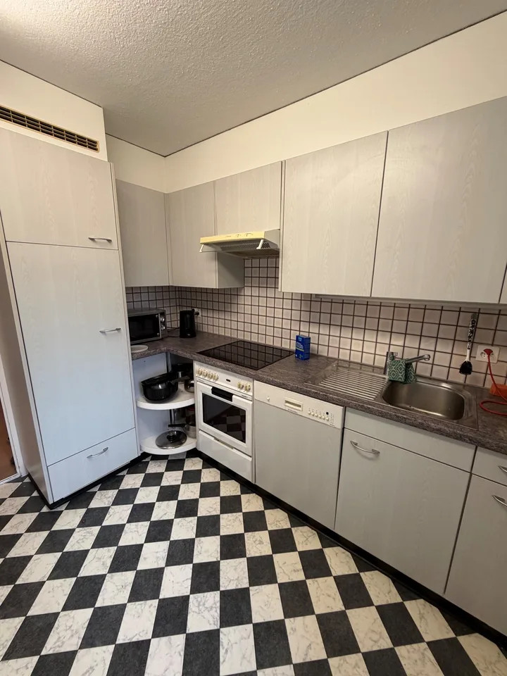 schöne 4 Zimmer Wohnung