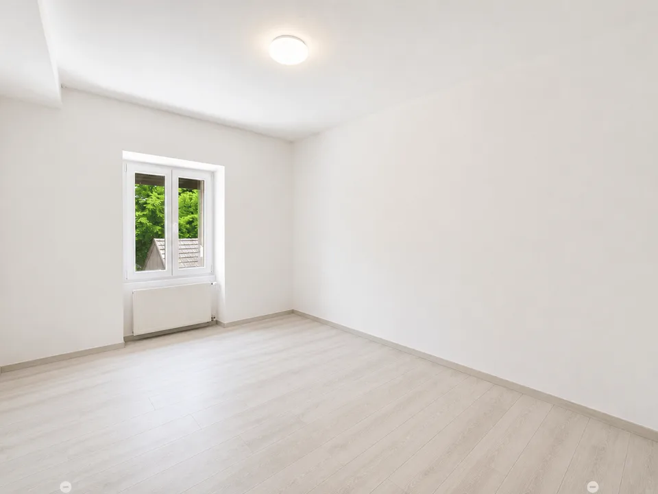 Maison multifamiliale rénovée avec rendement attractif à Biel/Bienne