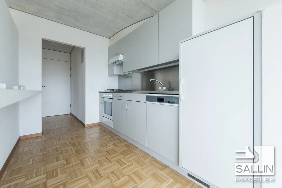 WOHNUNG MIT 4 ZIMMERN