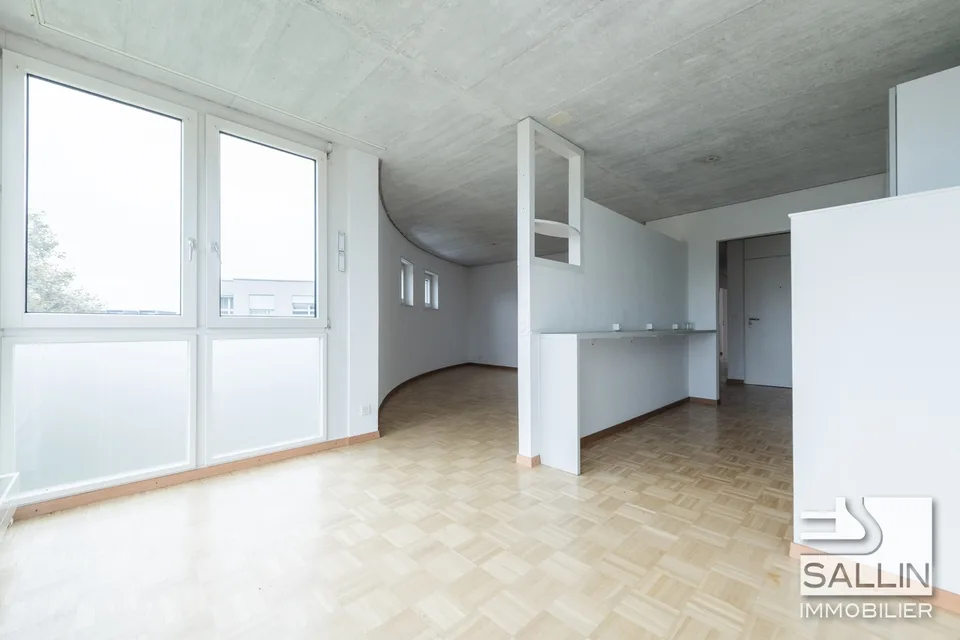 WOHNUNG MIT 4 ZIMMERN