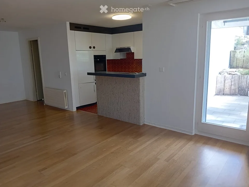 Helle 3½-Zimmer-Wohnung mit offener Küche und Parkplatz